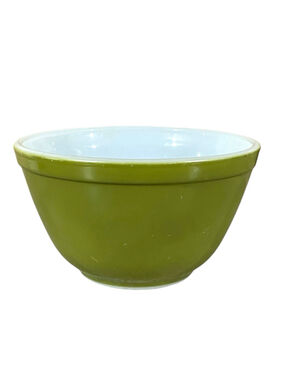 Vintage Pyrex 401 Verde Green Ovenware Mixing Bowl Avocado 1.5 Pint Made in USA